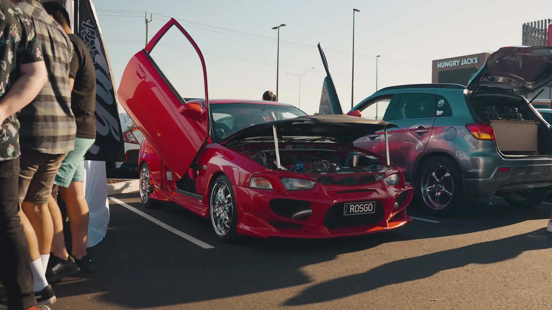 Dàn xe thể thao tụ họp tại một buổi car meet